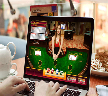 Phân Tích Cách Chơi Sai Của Cặp Nhỏ Trong Poker Texas Hold'em